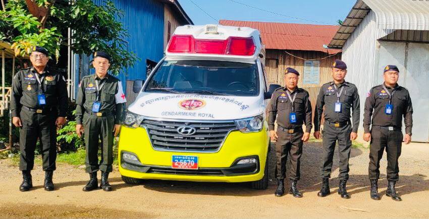 កម្លាំងកងរាជអាវុធហត្ថខេត្តកំពង់ស្ពឺ បានចុះតាមគោលដៅ ដើម្បីកាពារ សន្តិសុខ រក្សាសុវត្ថិភាព និងសណ្តាប់ធ្នាប់ជូន ក្បួនរថយន្តដឹកសិក្ខាកាមនៃកងរាជអាវុធហត្ថទាំង២៥ខេត្ត-ក្រុង ទៅចូលរួម ផែនឈរនិងព្យុហយាត្រាដើម្បី អបអរសាទរខួបលើកទី៣២ឆ្នាំថ្ងៃបង្កើតកងរាជអាវុធហត្ថ