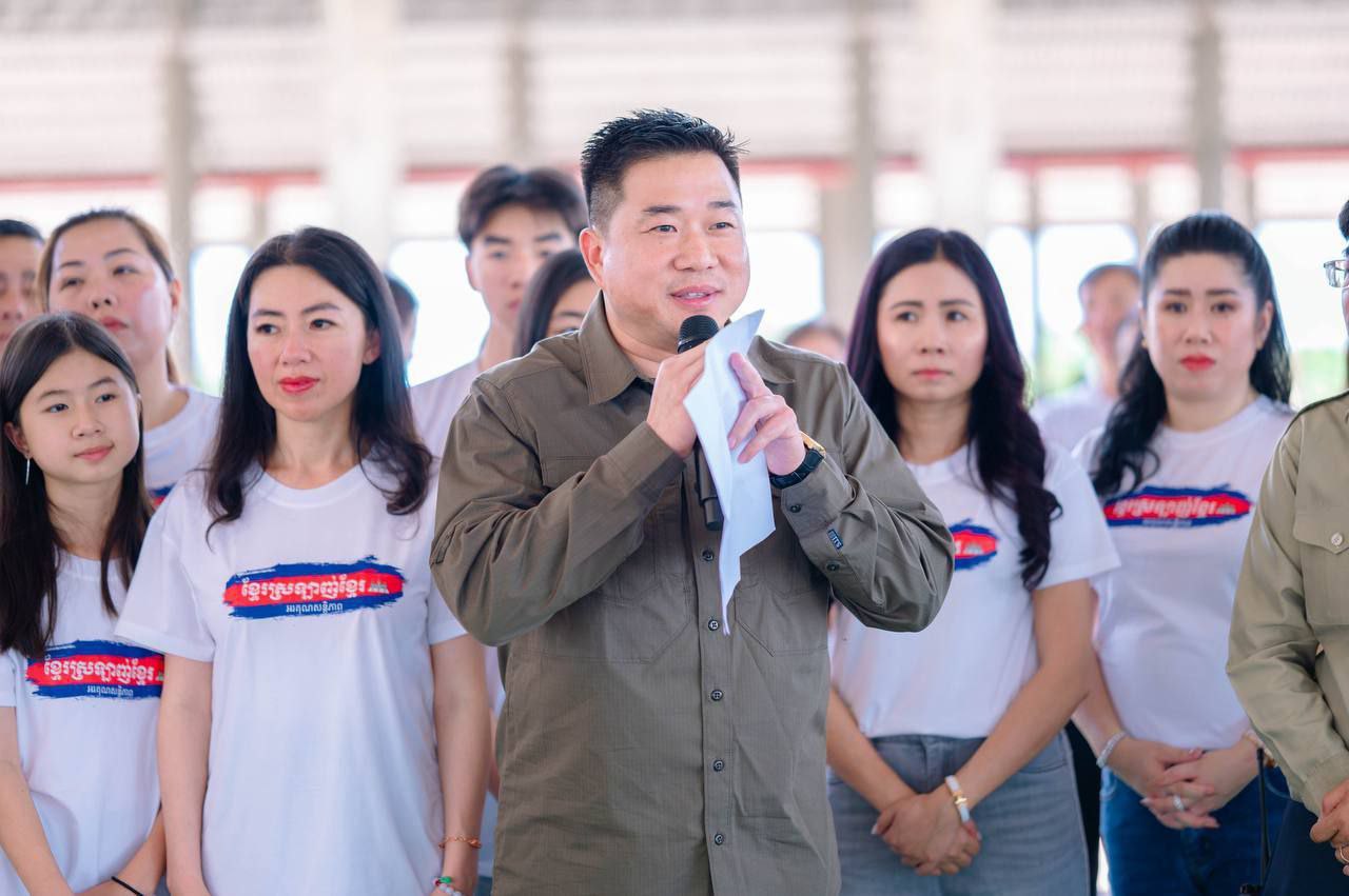 លោកឧត្តមសេនីយ៍ត្រី ម៉េង ស្រ៊ុន បានអញ្ជើញដឹកនាំក្រុមការងារកងរាជអាវុធហត្ថខេត្តកំពង់ស្ពឺ រួមនិងសប្បុរសជន បាននាំយកអំណោយទៅចែកជូនដល់គ្រួសារវីរកងទ័ពជួរមុខនិងជនភៀសសឹកចំនួន៨០០គ្រួសារ ក្រុងរុនតាឯកតេជោសែន ក្នុងខេត្តសៀមរាប