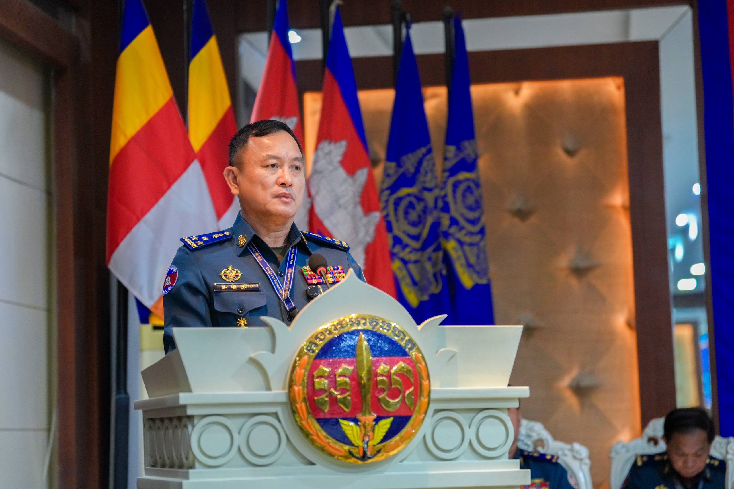 ឧត្តមសេនីយ៍ឯក រ័ត្ន ស្រ៊ាង អញ្ជើញដឹកនាំកិច្ចប្រជុំត្រួតពិនិត្យការអនុវត្តតួនាទី ភារកិច្ចកងរាជអាវុធហត្ថរាជធានីភ្នំពេញ សម្រាប់ត្រីមាសទី៤ ឆ្នាំ២០២៥!