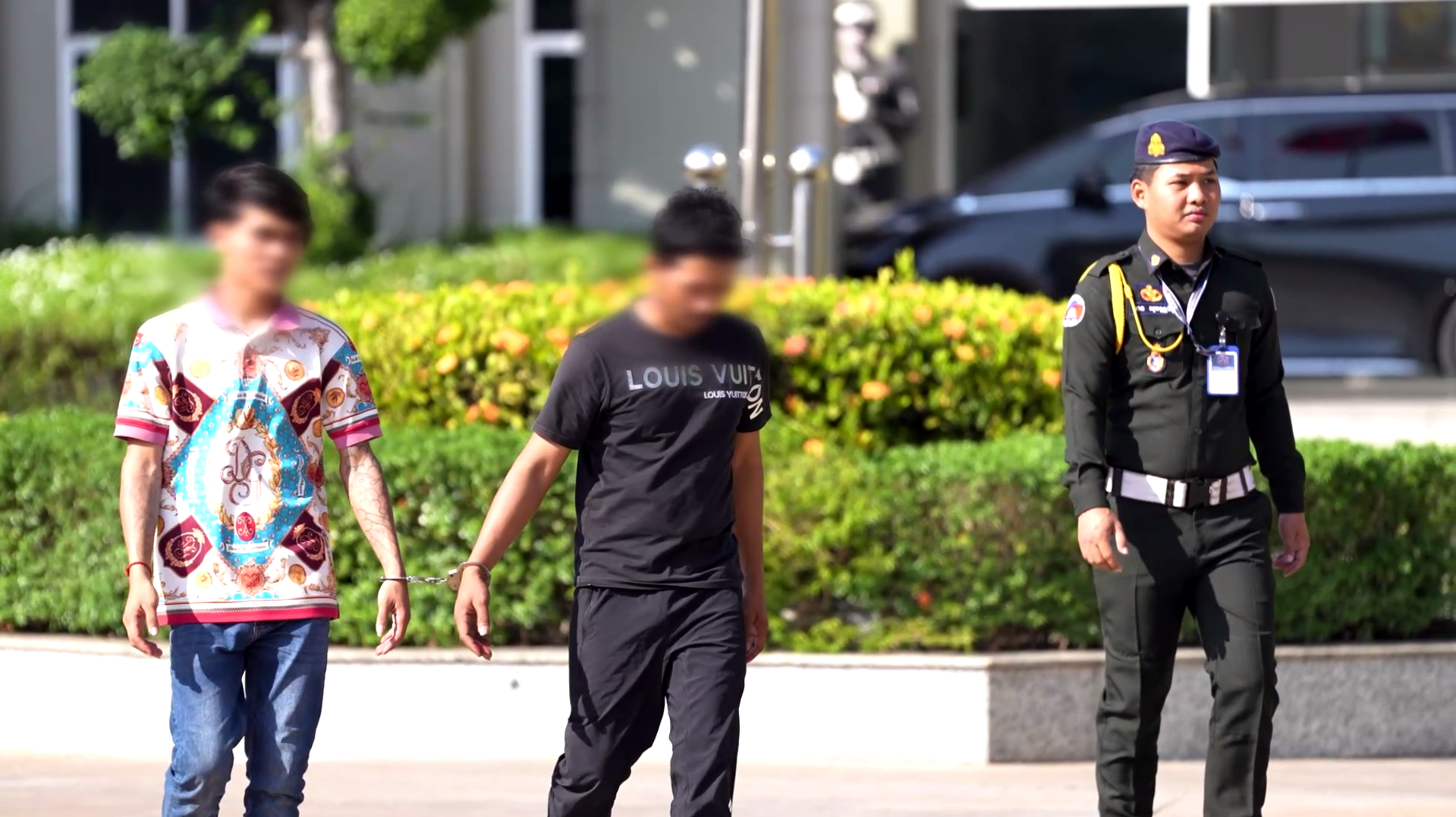 ជនសង្ស័យ០២នាក់ ត្រូវអាវុធហត្ថរាជធានីភ្នំពេញ បង្រ្កាបបាន ពាក់ព័ន្ធករណីហិង្សាដោយចេតនា!