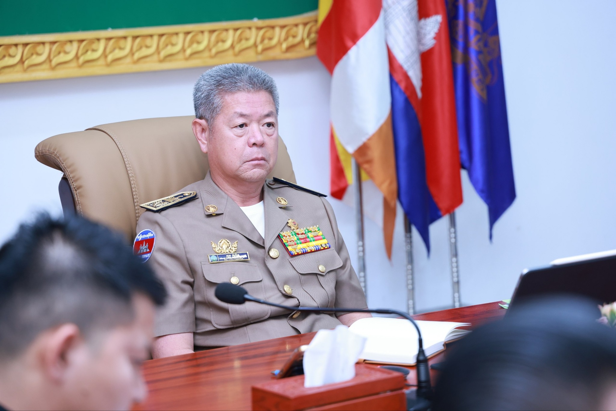 អភិបាលខេត្តកណ្ដាល អញ្ជើញចូលរួម កិច្ចប្រជុំប្រចាំខែ ដើម្បីតាមដានវឌ្ឍនភាពការងារបង្ក្រាបបទល្មើសឆបោកតាមប្រព័ន្ធបច្ចេកវិទ្យា (Online Scams) តាមប្រព័ន្ធ Zoom
