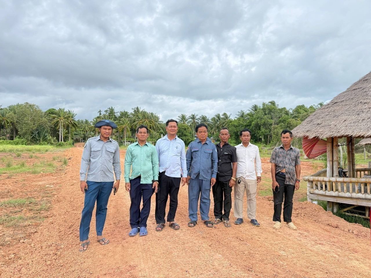 មិនដូចការលើកឡើងរបស់សារព័ត៌មានមួយចំនួនទេ! អាជ្ញាធរស្រុកស្រែអំបិល បង្ហាញភស្តុតាងនៃការចុះអន្តរាគមន៍ និងបញ្ឈប់សកម្មភាពចាក់ដីនៅជ្រោយស្វាយតាំងពីថ្ងៃទី១៧ មិថុនា ២០២៦